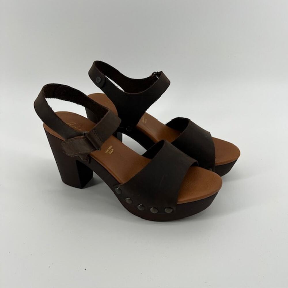 NWOB Avellini Womens 8.5 Brown Nubuck Platform Clog Sandals Studded Strappy Boho